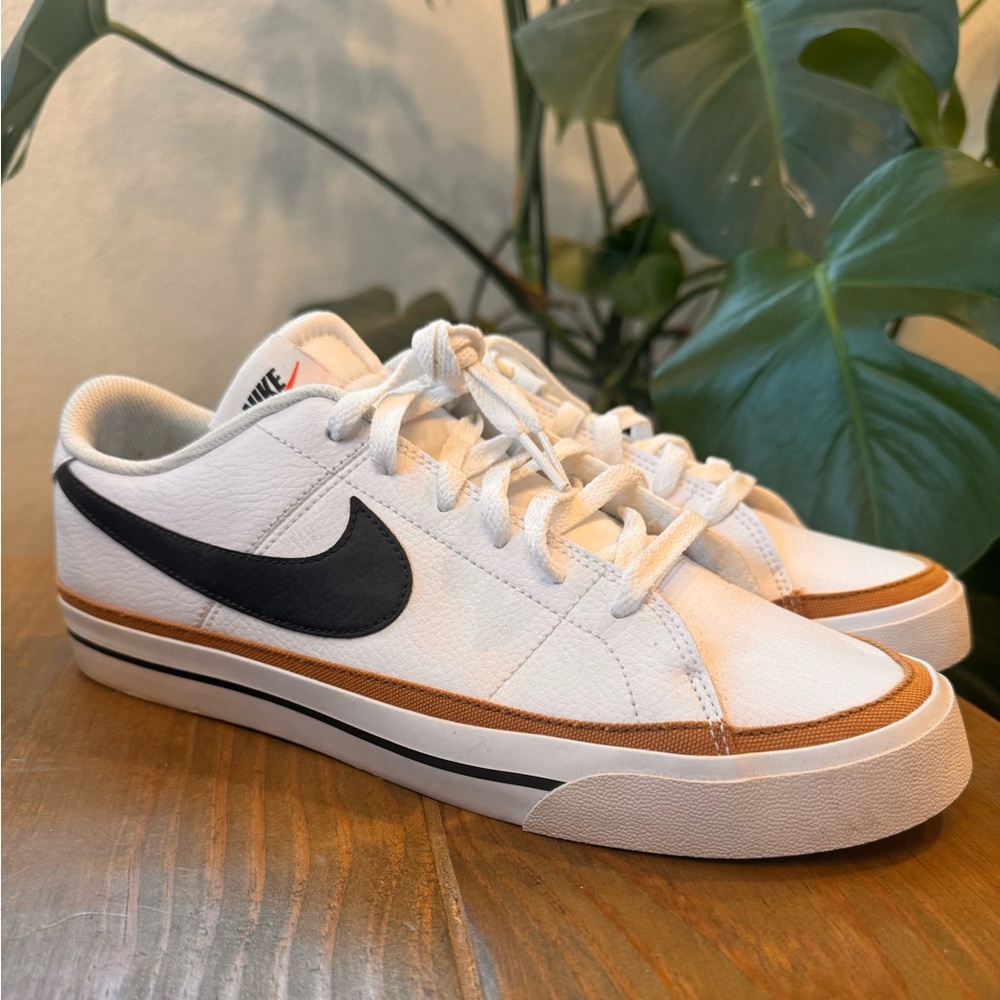 Nike Court Legacy